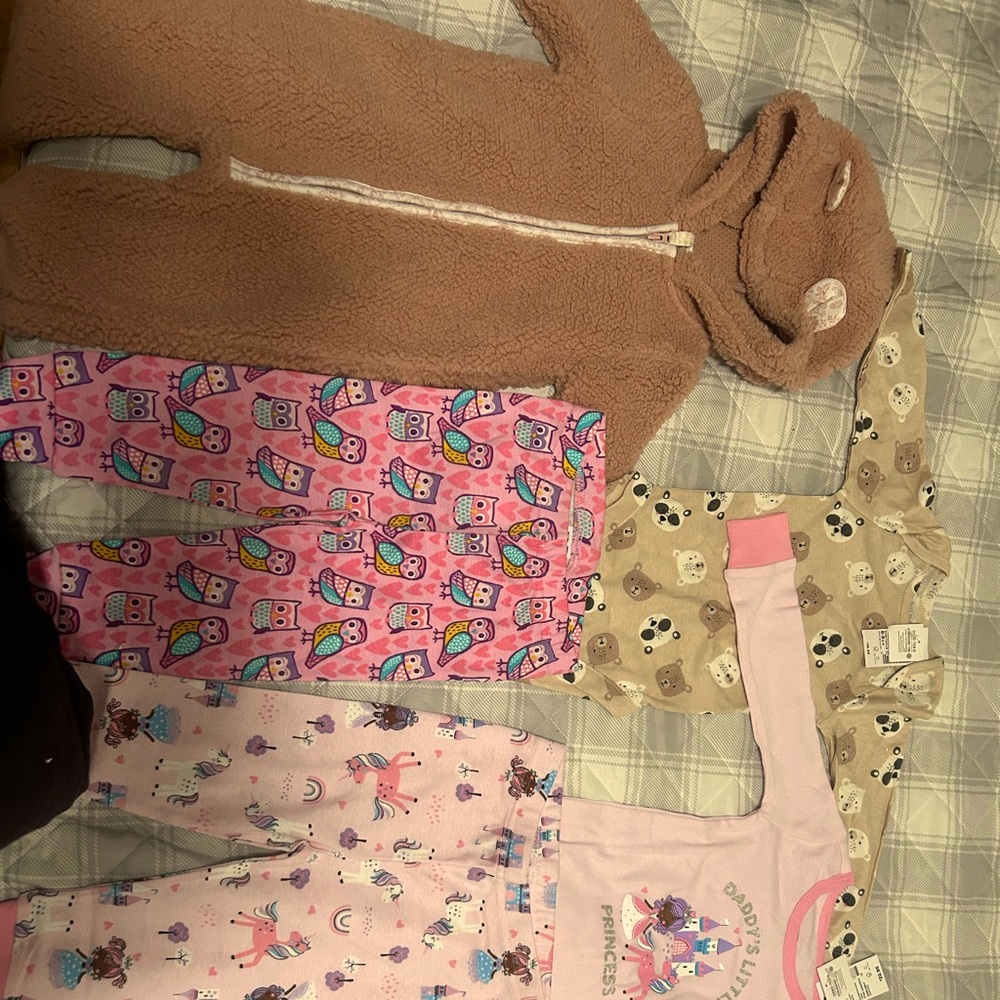 Carter baby clothes never worn brand new 6-9 months